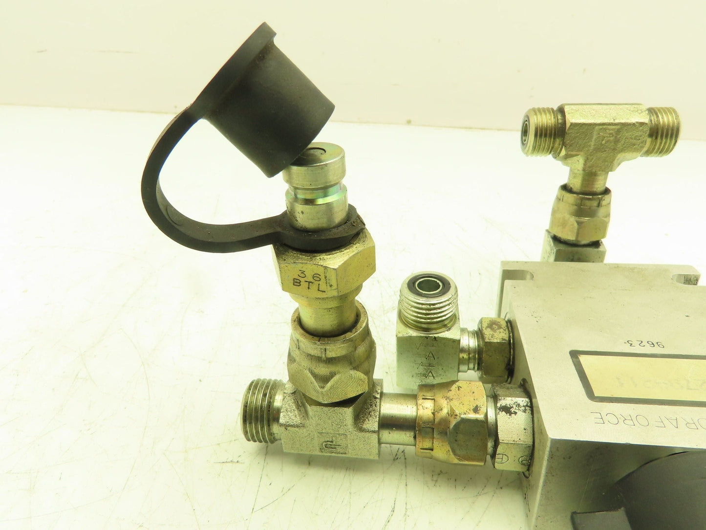 Hydraforce 6359724 | 7024460 | 2789211 Hydraulic Valve 30VDC Coil NPR20 Forklift