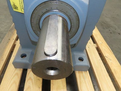 Sew-Eurodrive R137DRE132M4 Helical Gearmotor 222.6:1 Inline Reducer 7.5Hp 480V