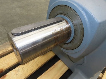 Sew-Eurodrive R137DRE132M4 Helical Gearmotor 222.6:1 Inline Reducer 7.5Hp 480V