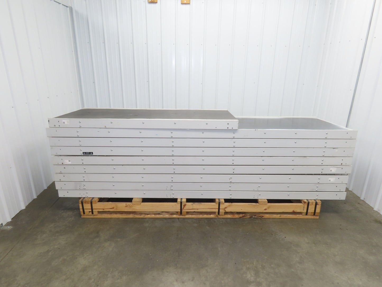 Hytrol FXG Parcel Belt Conveyor 30" x 86' White Slider Bed Sections -No Drive
