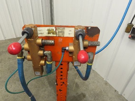Air Pneumatic Scissor Lift Table 4000lb Cap 64x98" Swivel Top 24" Travel