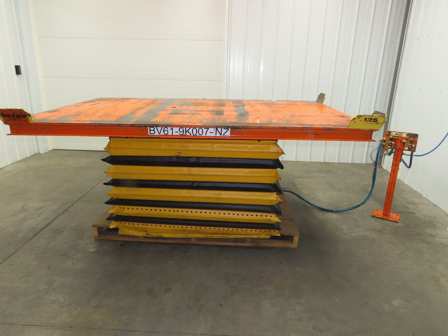 Air Pneumatic Scissor Lift Table 4000lb Cap 64x98" Swivel Top 24" Travel