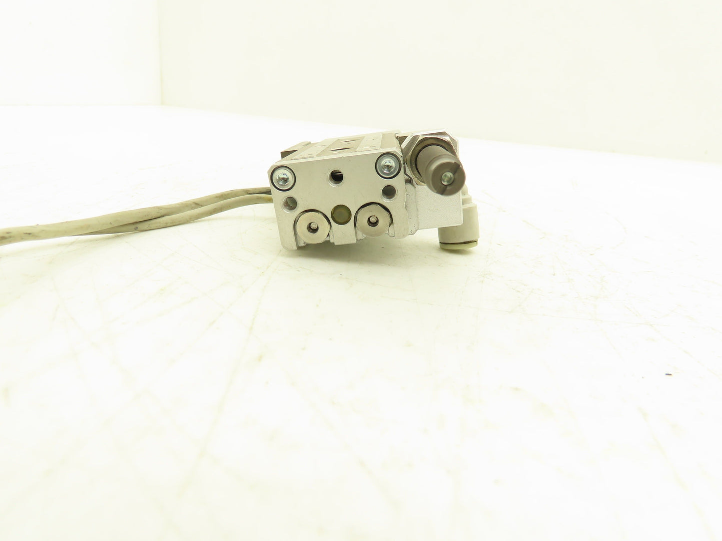 SMC MXQ8L-20BSR Pneumatic Air Slide Table Cylinder End Lock 8mm Bore 20mm Stroke