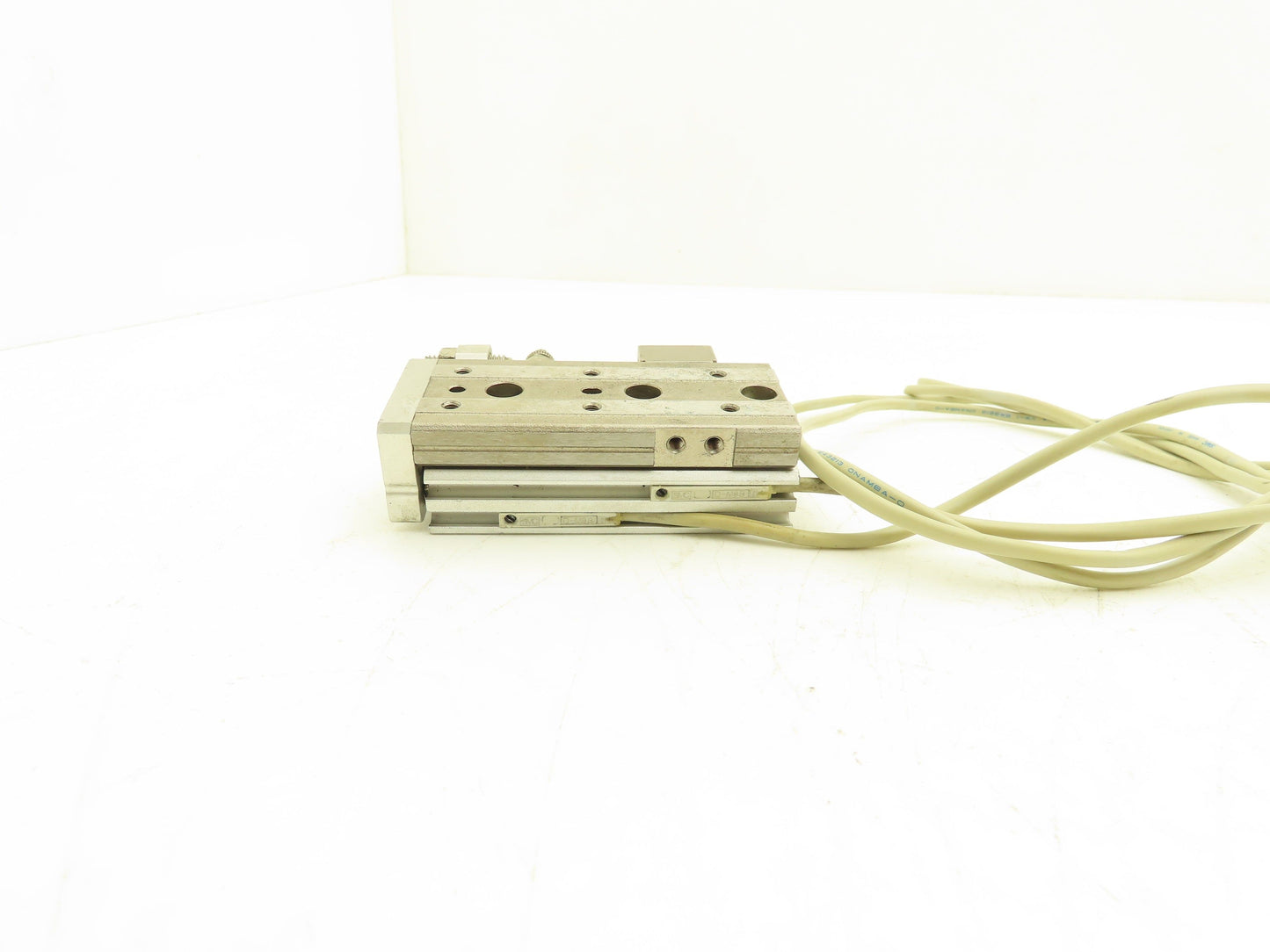 SMC MXQ8-30CS Pneumatic Air Slide Table Cylinder w/Shock 8mm Bore 30mm Stroke