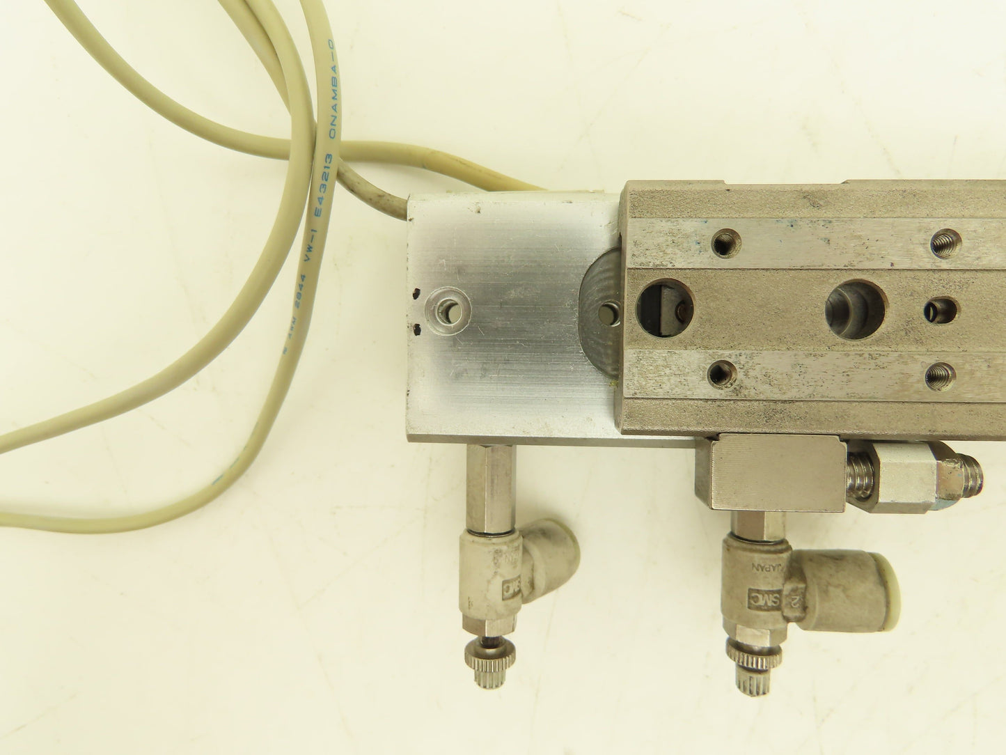 SMC MXQ8-30CS Pneumatic Air Slide Table Cylinder w/Shock 8mm Bore 30mm Stroke