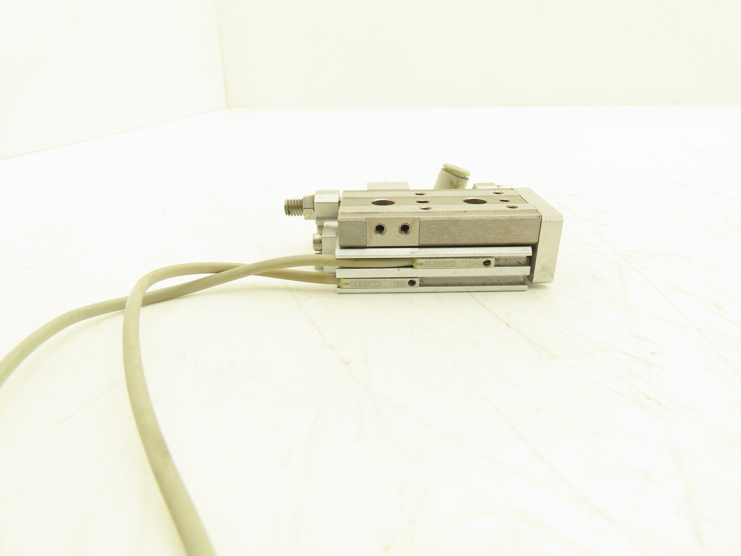 SMC MXQ8L-20A Pneumatic Air Slide Table Cylinder w/Stops 8mm Bore 20mm Stroke