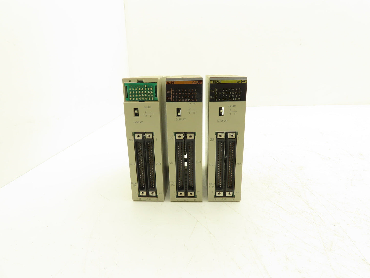 Omron CS1W-OD261 CS1W-ID261 Input Output Units 24VDC Lot of 3
