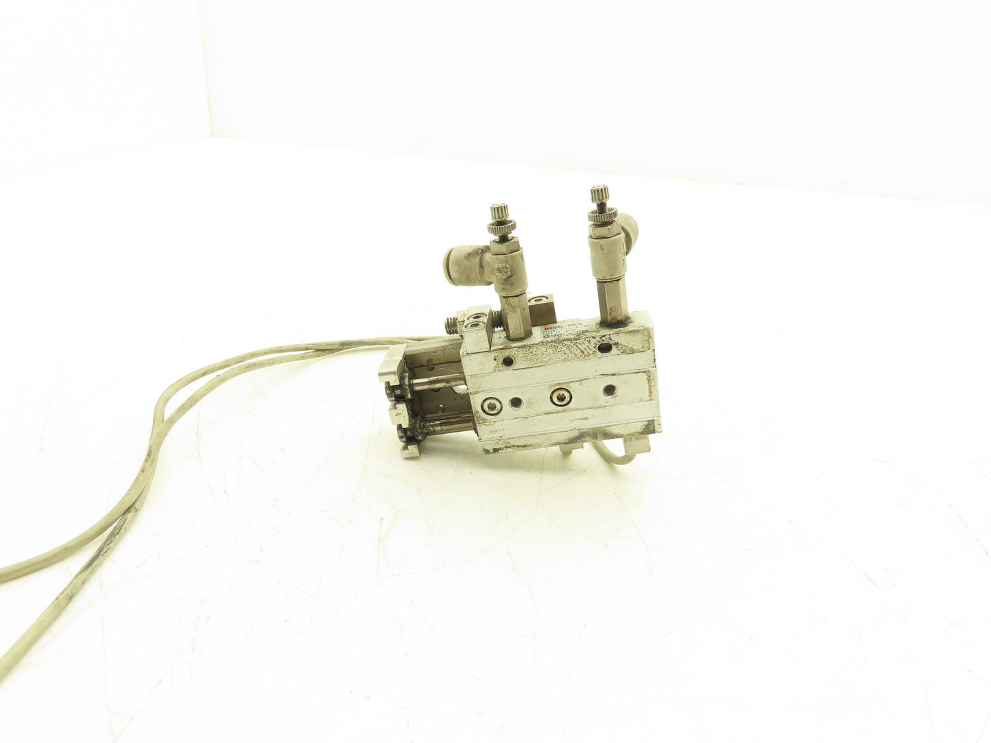 SMC MXQ8L-20CS Pneumatic Air Slide Table Cylinder w/Stops 8mm Bore 20mm Stroke