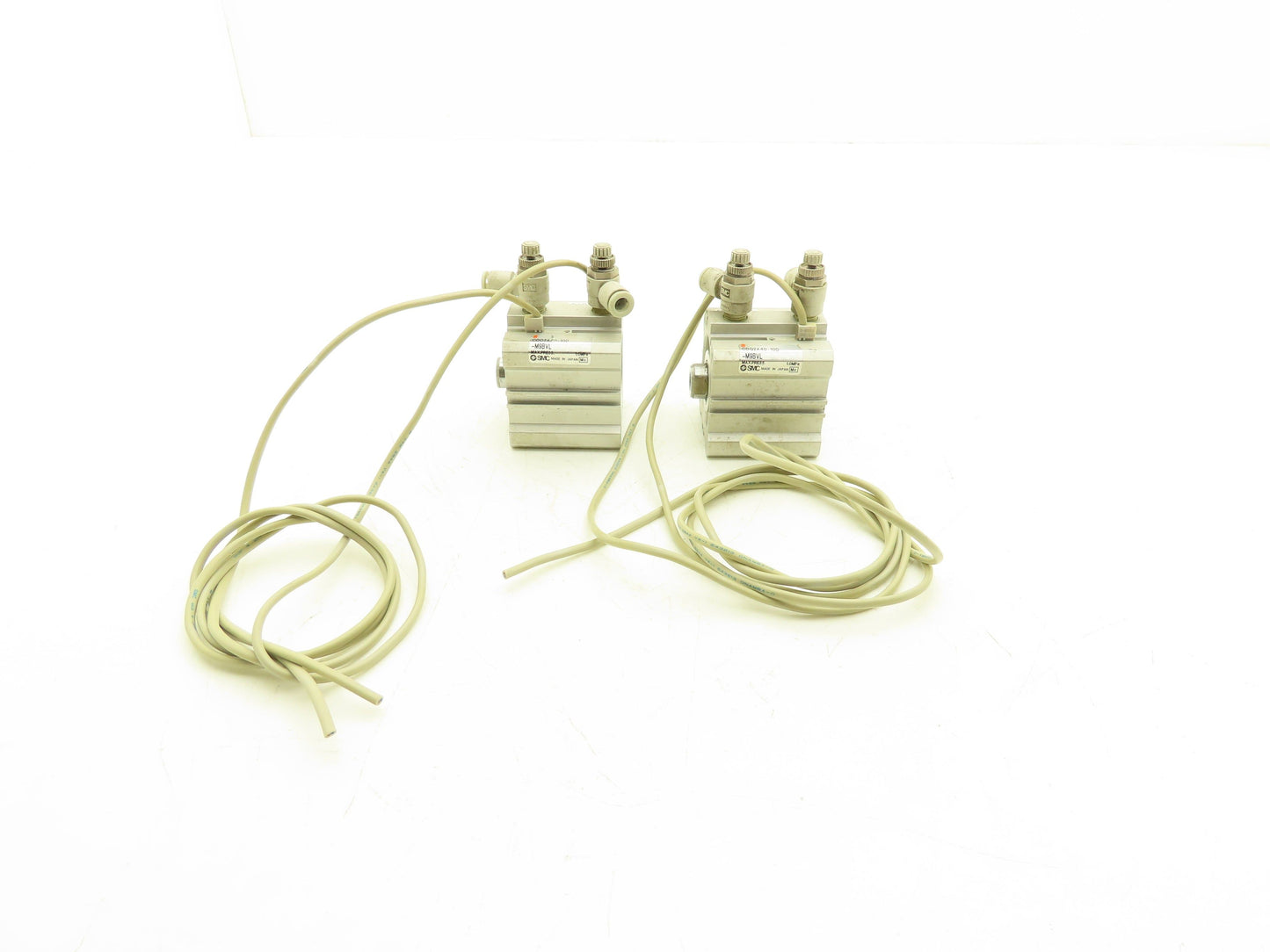 SMC CDQ2A40-10D Pneumatic Compact Air Cylinder 40mm Bore 10mm Stroke Lot of 2