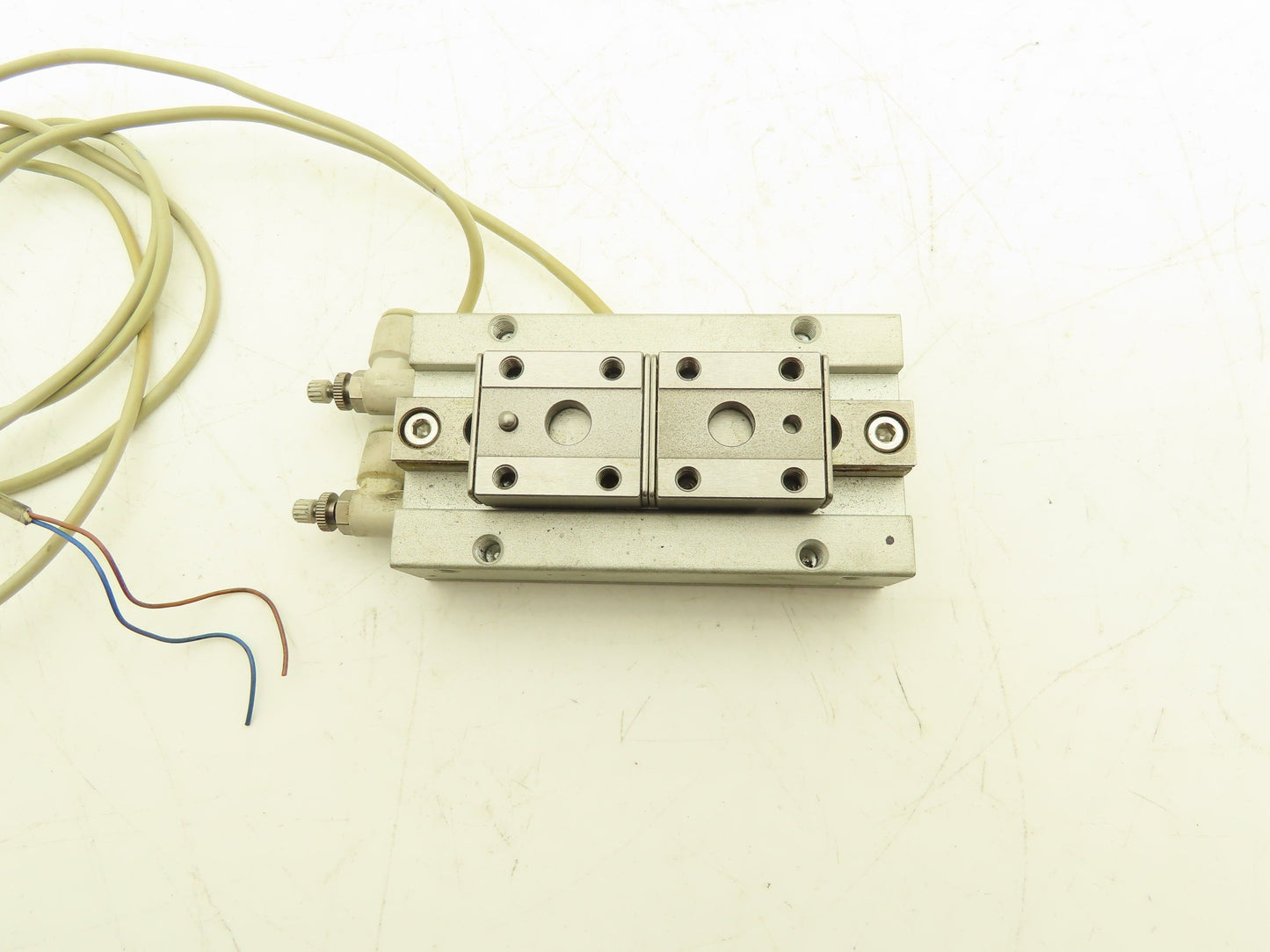 SMC MHF2-16D1 Pneumatic Air Gripper Cylinder 2-Finger Low Profile 32mm Stroke