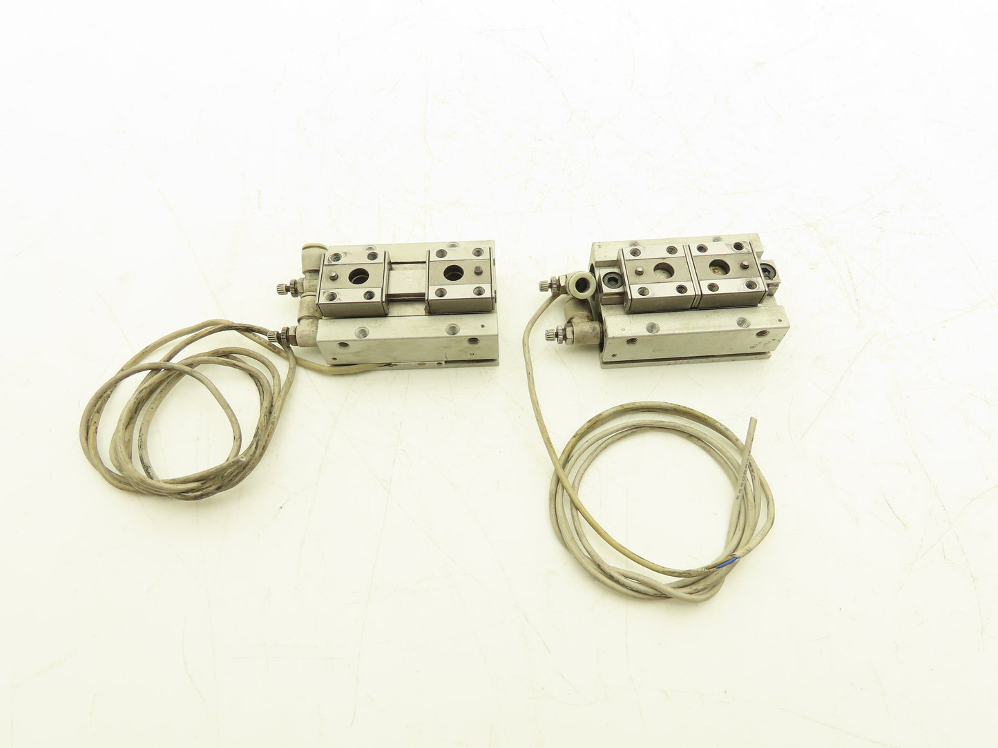 SMC MHF2-16D Pneumatic Air Gripper 2-Finger Low Profile 16mm Stroke  Lot of 2