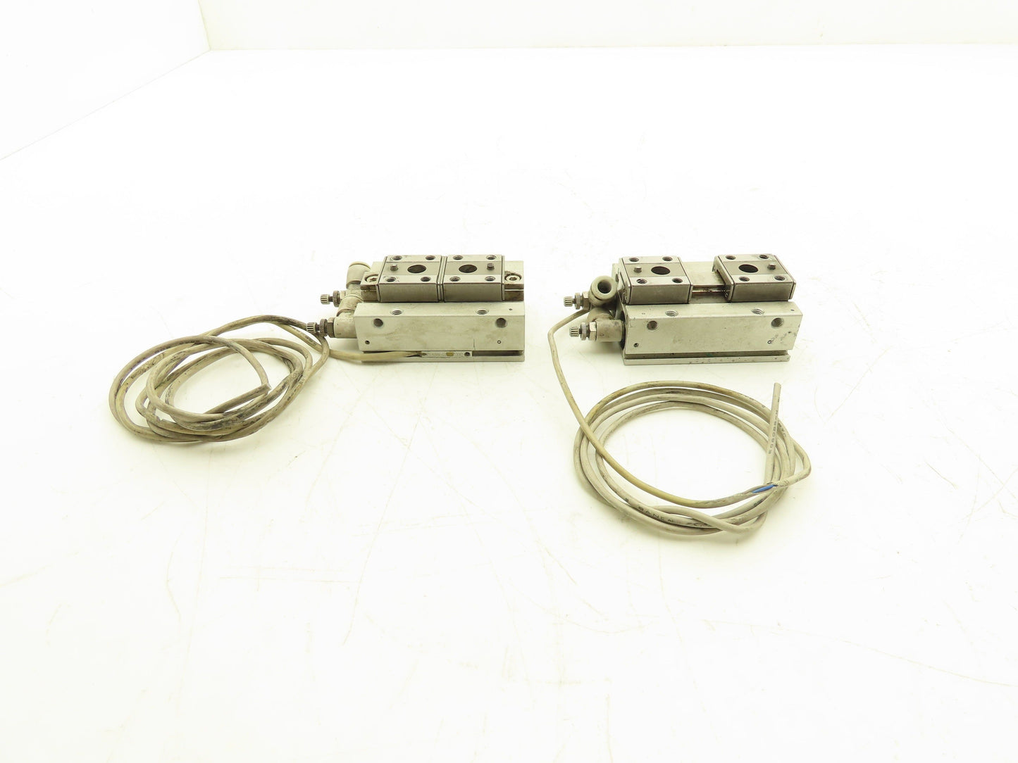 SMC MHF2-16D Pneumatic Air Gripper 2-Finger Low Profile 16mm Stroke  Lot of 2