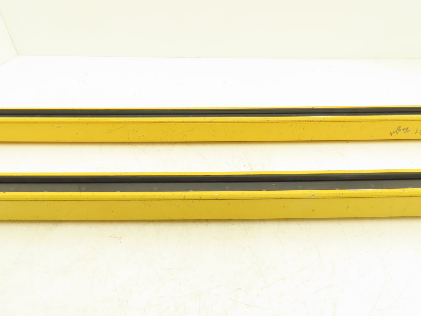 Keyence SL-V26LM Safety Light Curtain 1000mm 24VDC Transmitter Receiver Set