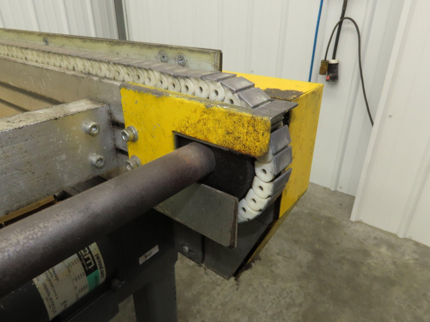 NKE CSB89A-PS-MD-222-1550-36-90W-3 Plastic Chain Conveyor 2-Row 24x66" 220V 3PH