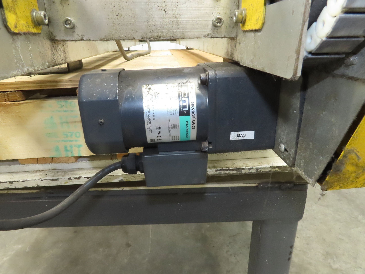 NKE CSB89A-PS-MD-222-1550-36-90W-3 Plastic Chain Conveyor 2-Row 24x66" 220V 3PH