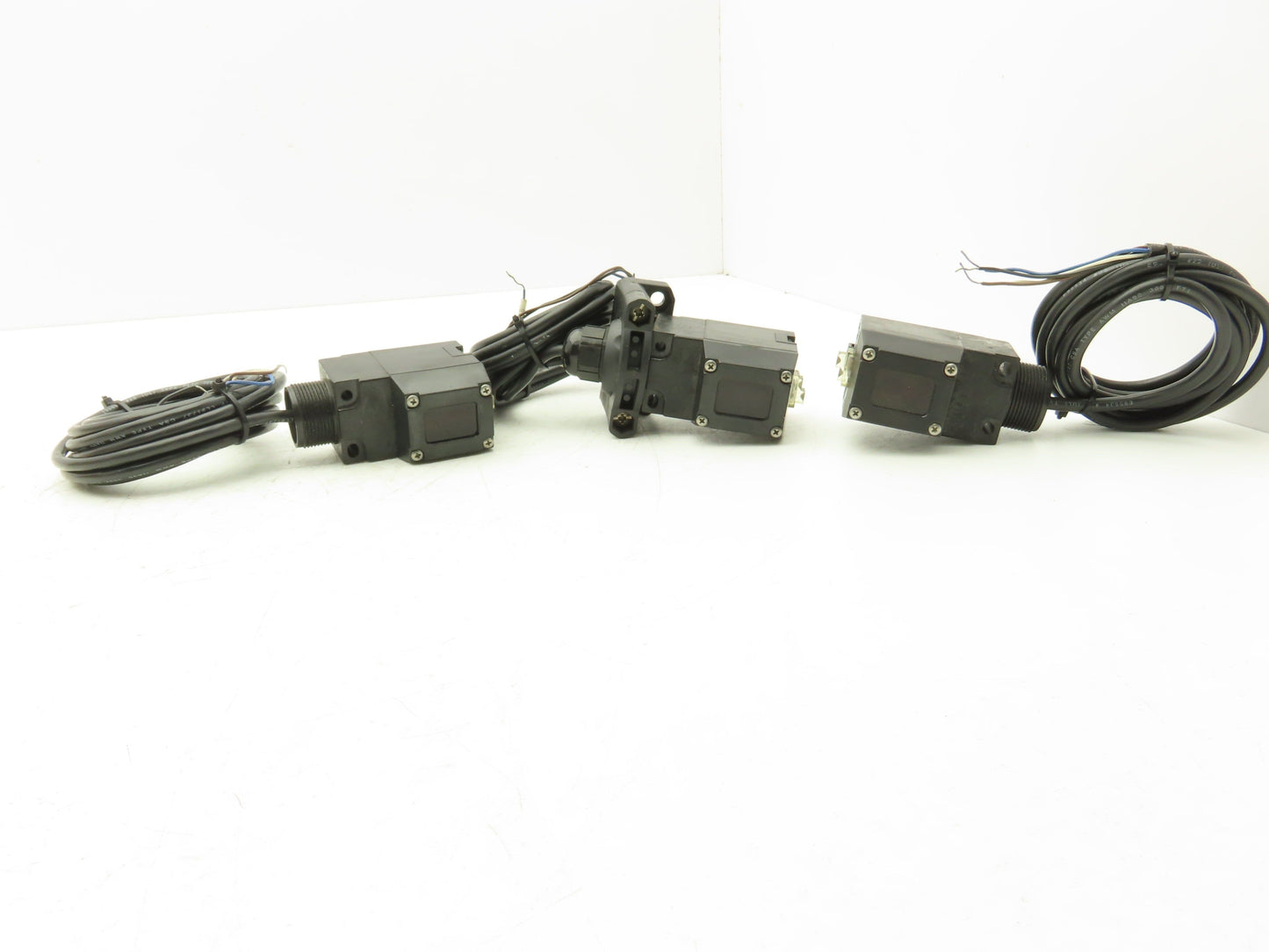 Honeywell CCS1100 Photoelectric Switch 1 Meter Polarized Retro Lot of 3