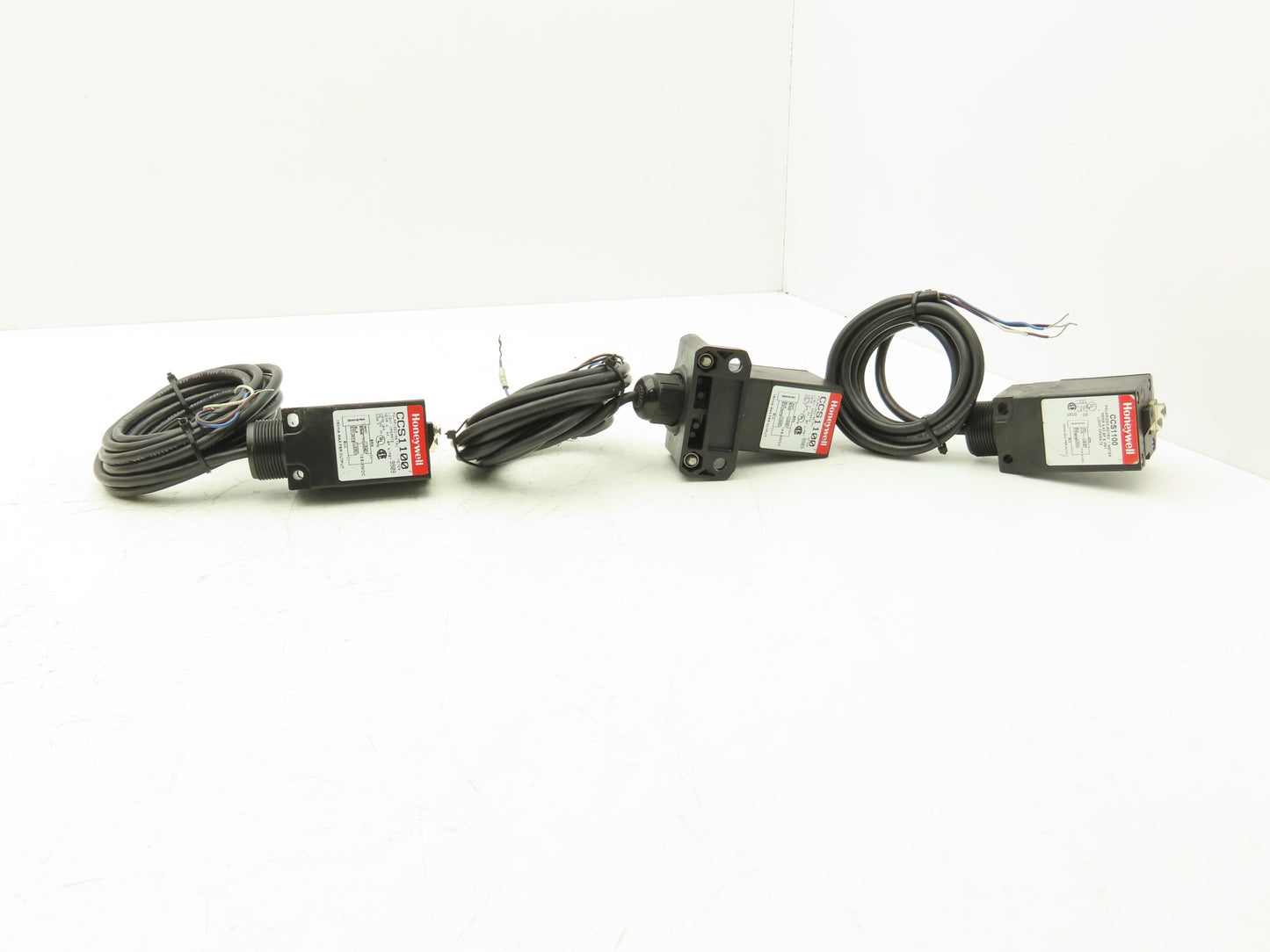 Honeywell CCS1100 Photoelectric Switch 1 Meter Polarized Retro Lot of 3