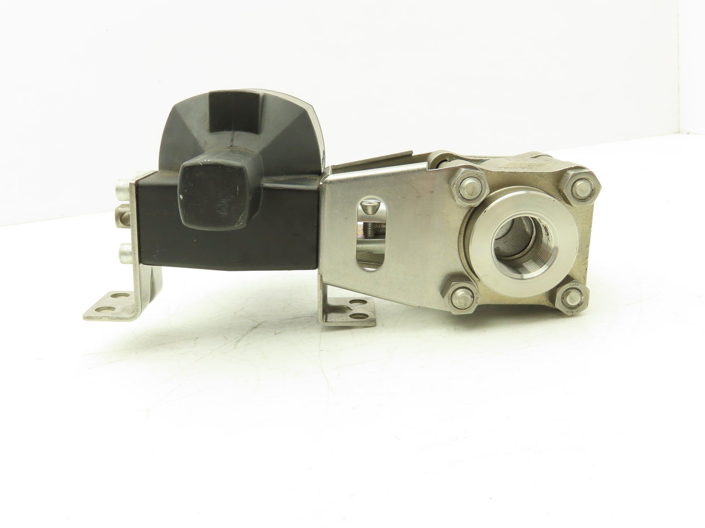 Swagelok 133 DA SS-R65CF12-33D Actuator Ball Valve 3/4" NPT Double Acting