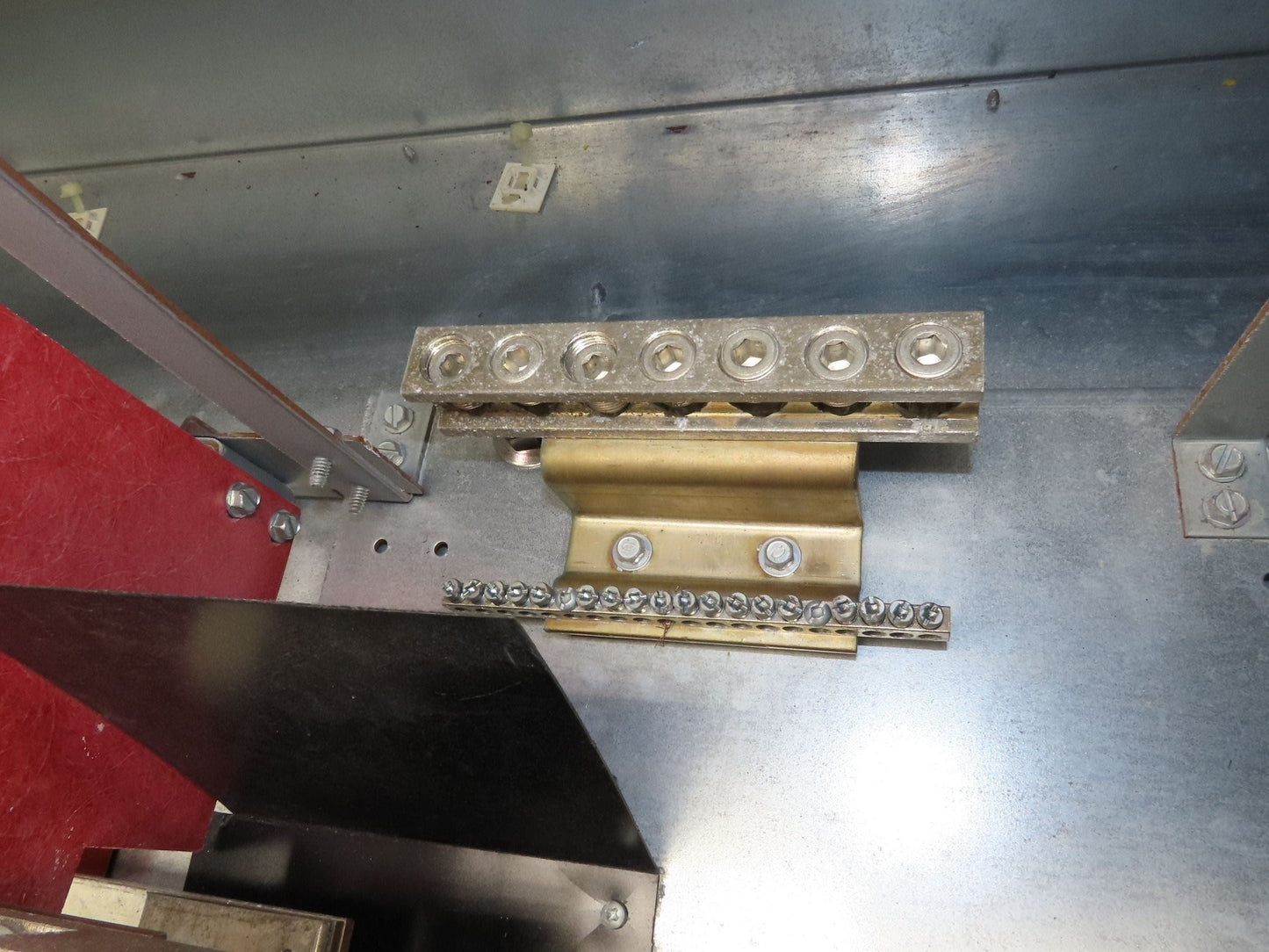 Square D 359426050010001 QMB Panelboard 400A 480V Load Center Fused Switch Type