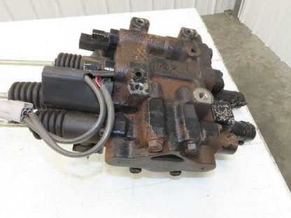 Toyota 7FBH25 Electric Forklift Hydraulic Control Lever Leveling System Assembly