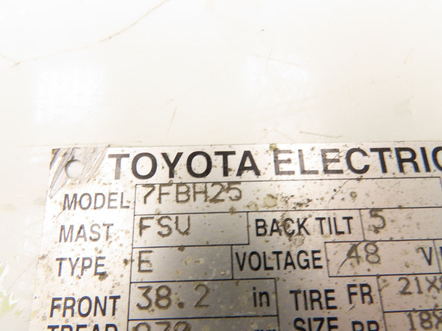 Toyota 7FBH25 Electric Forklift Hydraulic Control Lever Leveling System Assembly