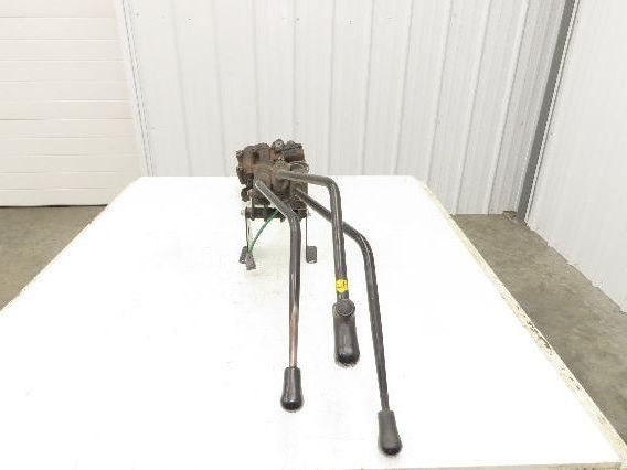 Toyota 7FBH25 Electric Forklift Hydraulic Control Lever Leveling System Assembly