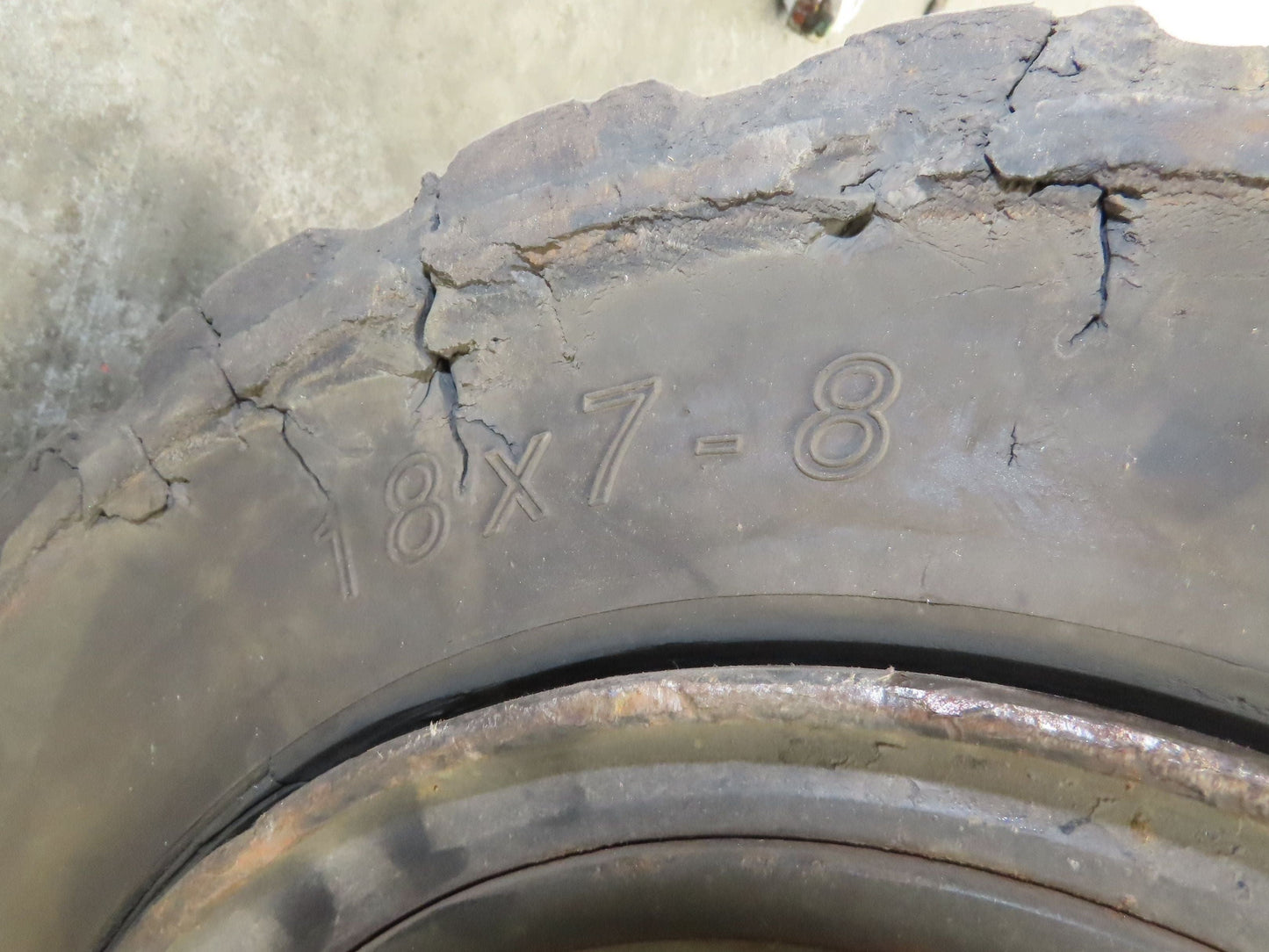 Toyota 7FBH25 Electric Forklift Dual-Wheel Steer Axle Assembly