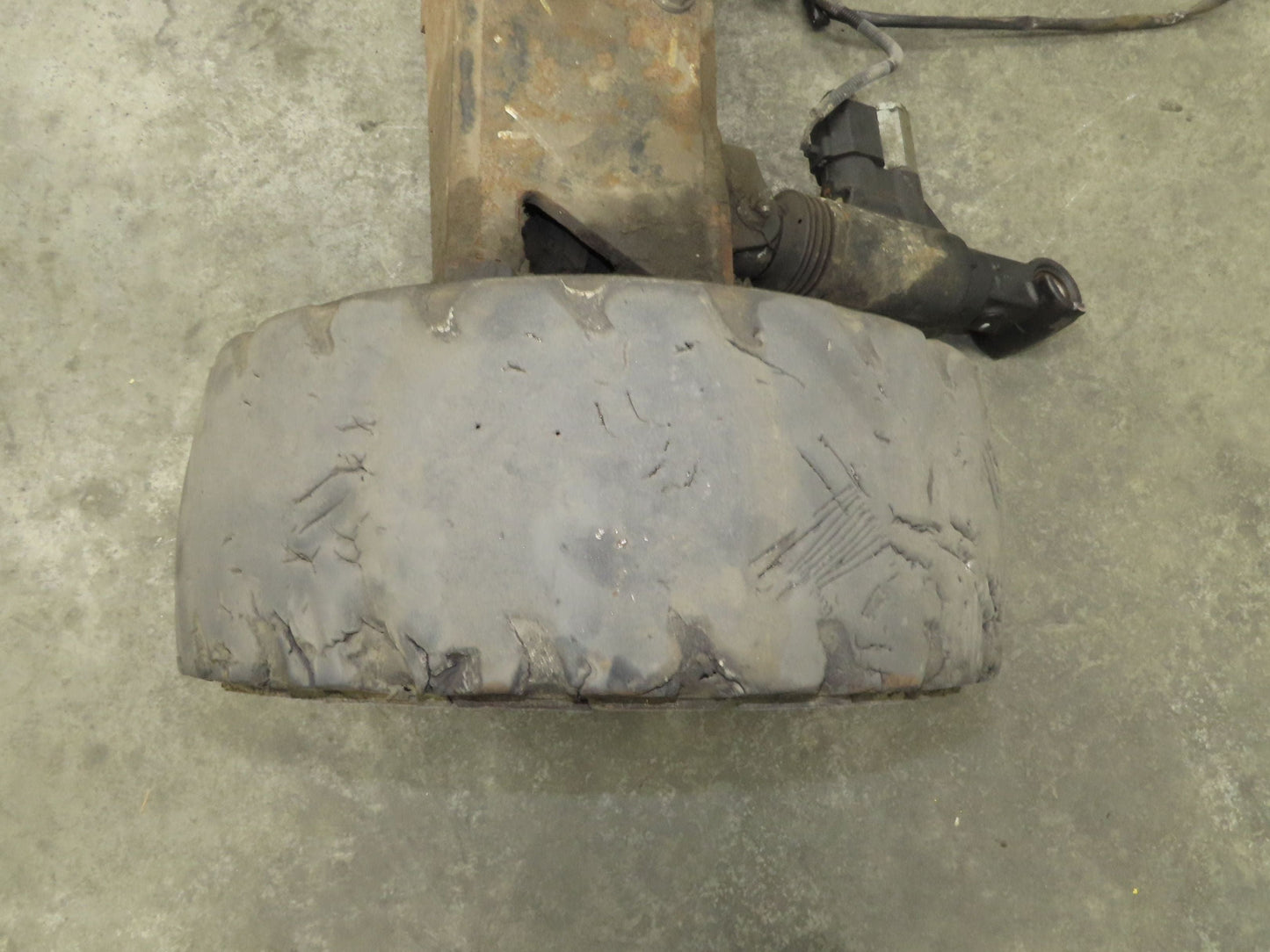 Toyota 7FBH25 Electric Forklift Dual-Wheel Steer Axle Assembly