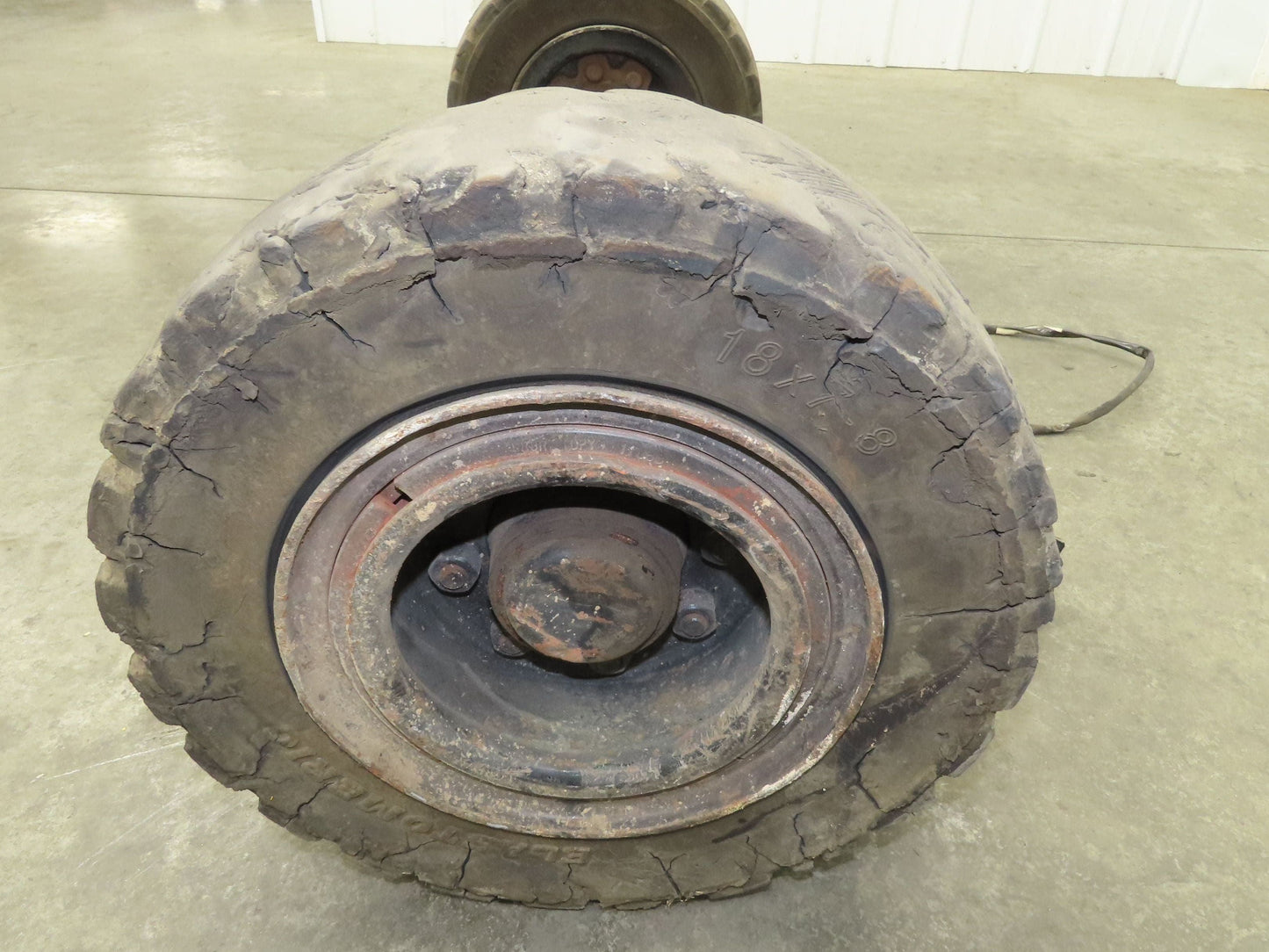 Toyota 7FBH25 Electric Forklift Dual-Wheel Steer Axle Assembly