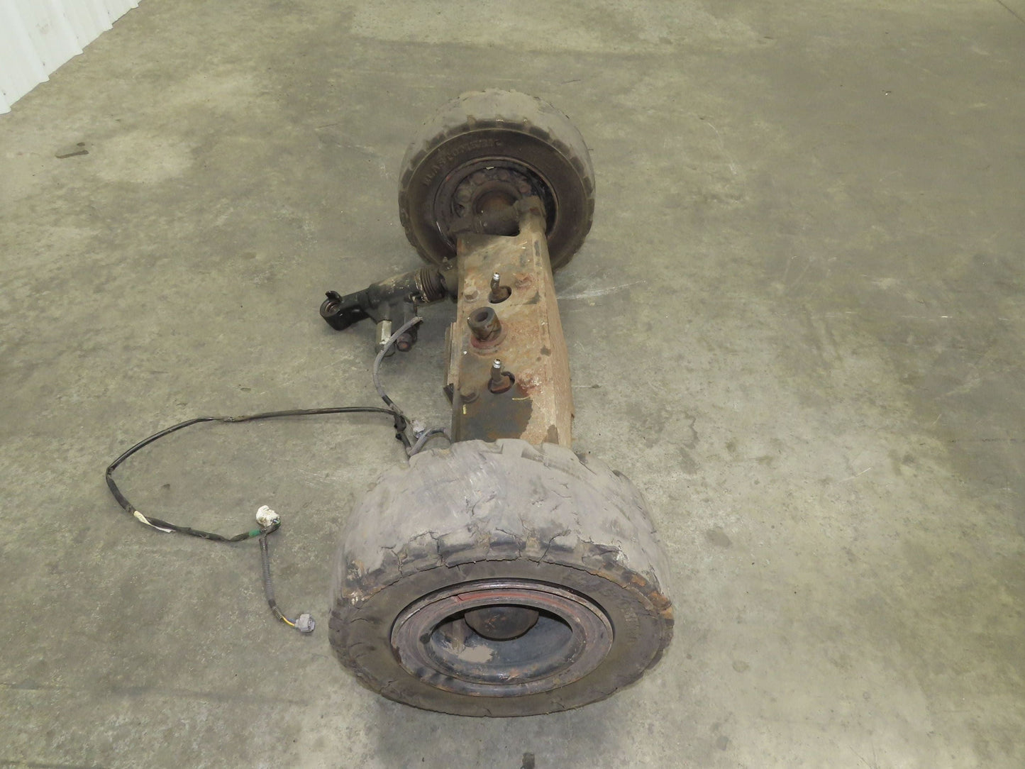 Toyota 7FBH25 Electric Forklift Dual-Wheel Steer Axle Assembly