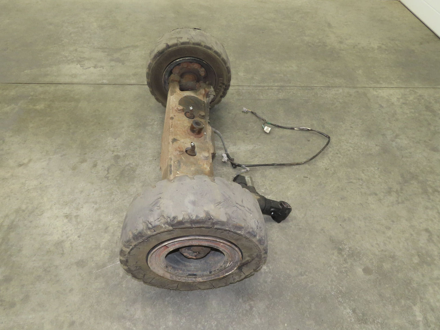 Toyota 7FBH25 Electric Forklift Dual-Wheel Steer Axle Assembly