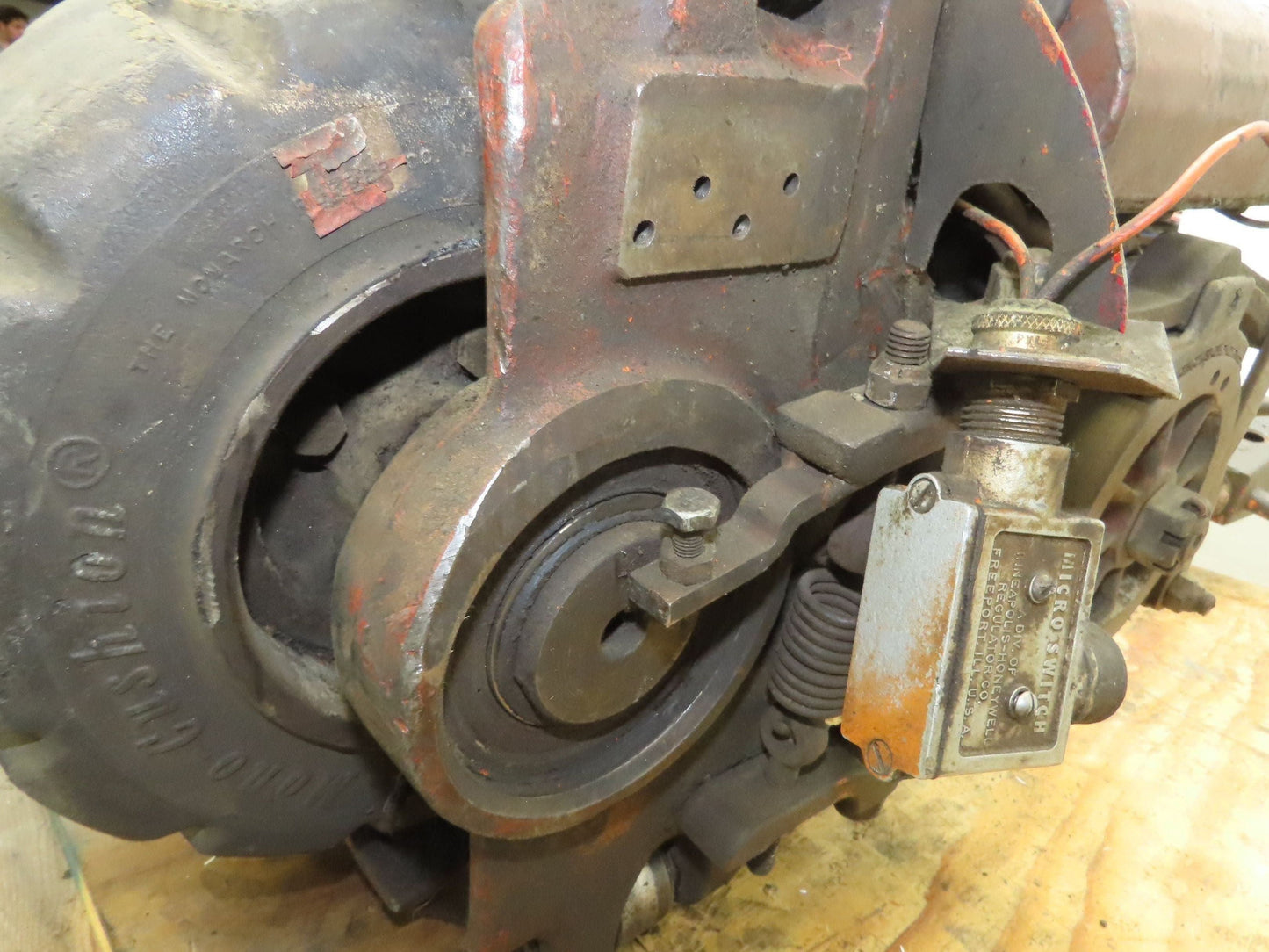 Clark Forklift Drive Unit Handle Controls Wheel 12VDC DC Motor