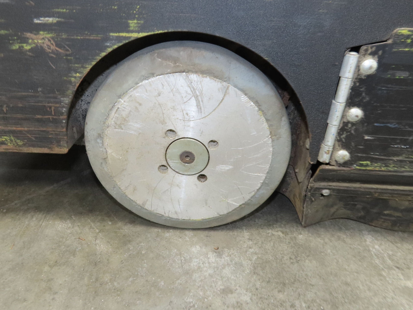 American Lincoln 36" Walk Behind Floor Sweeper 24V Battery Powered