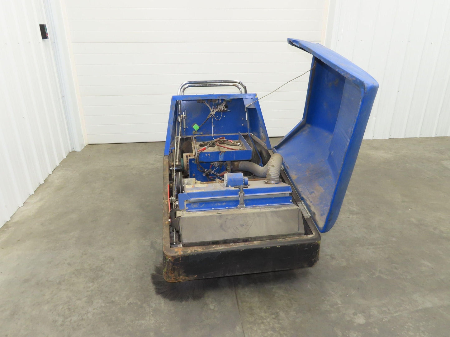 American Lincoln 36" Walk Behind Floor Sweeper 24V Battery Powered