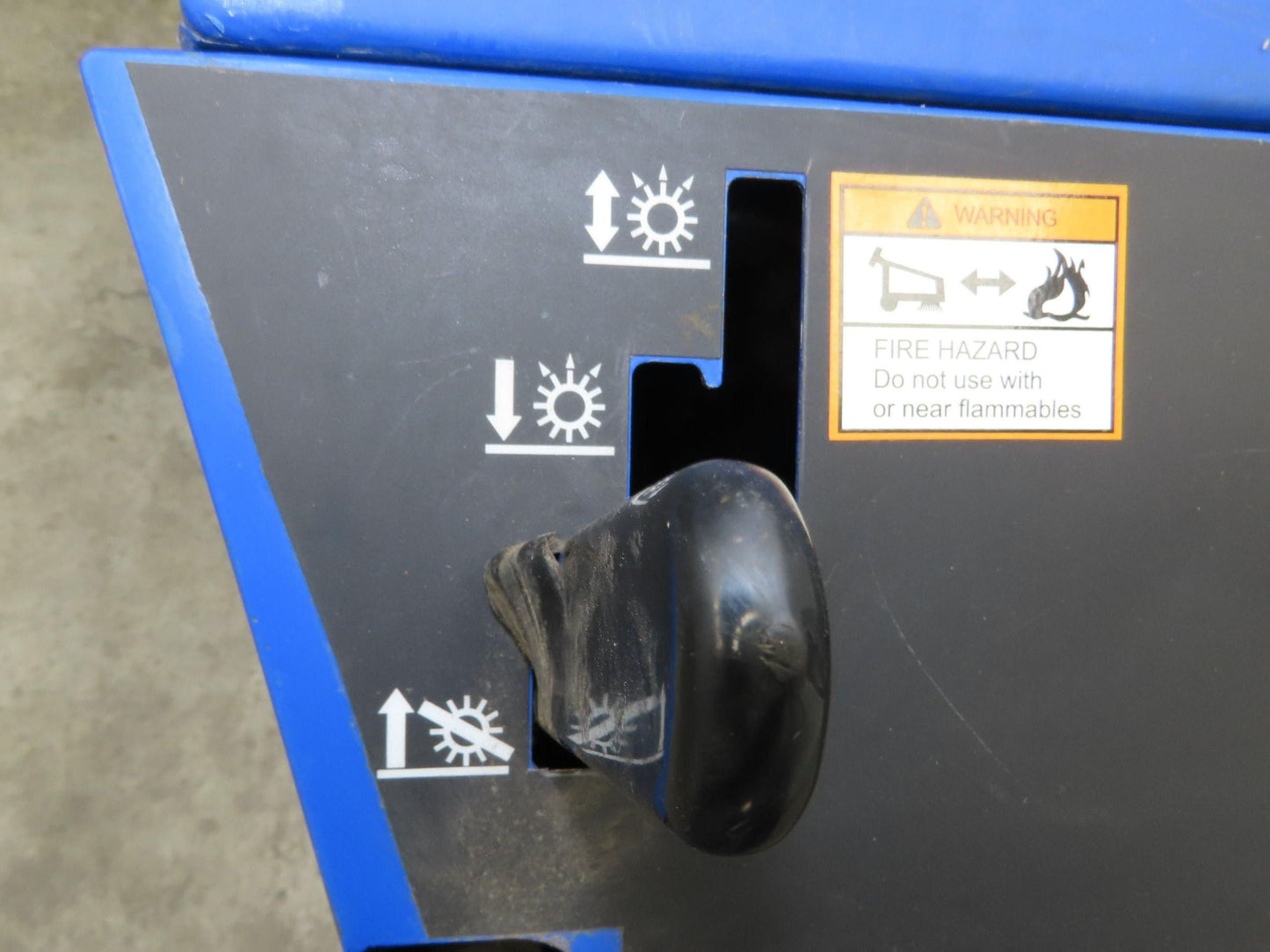 American Lincoln 36" Walk Behind Floor Sweeper 24V Battery Powered