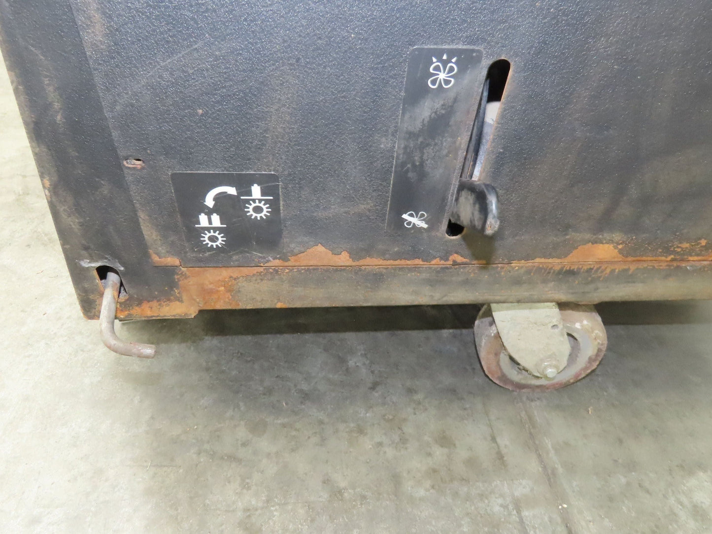 American Lincoln 36" Walk Behind Floor Sweeper 24V Battery Powered