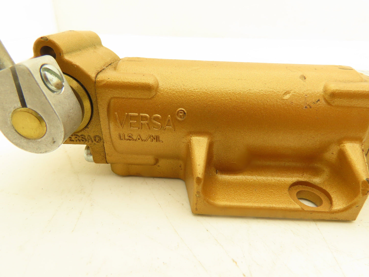 Versa VZH-3512 Pneumatic 2-Position Manual Valve Vacuum-200 PSI