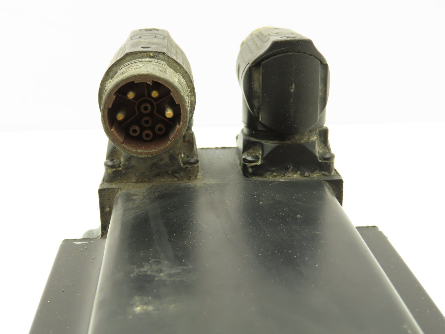 Allen Bradley MPL-B420P-MK72AA Kinetix AC Servo Motor 2.6Hp 5000 RPM 460V 3PH