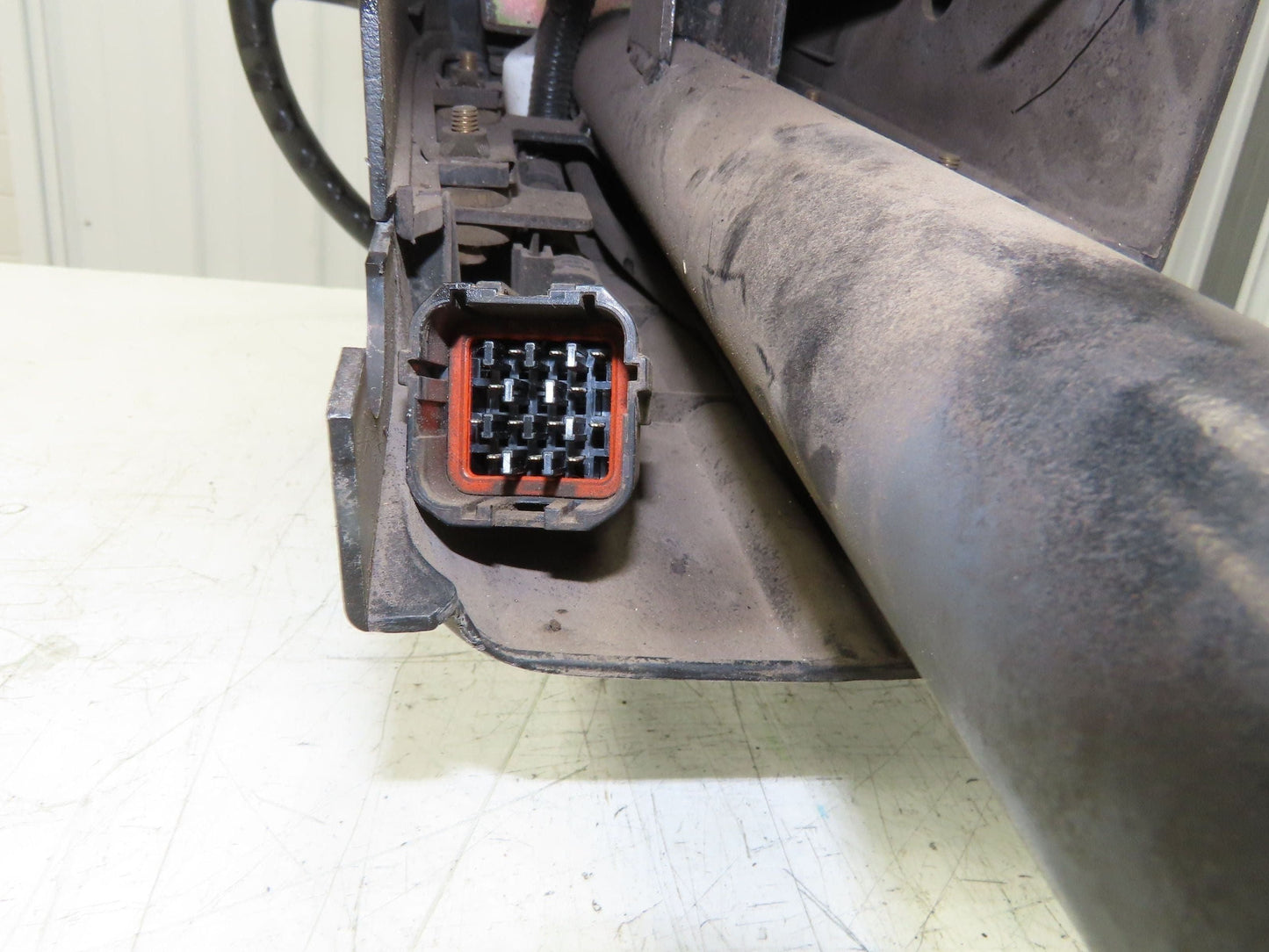 Toyota 5FBE15 Steering Wheel Column Assembly Controls Button Tilt