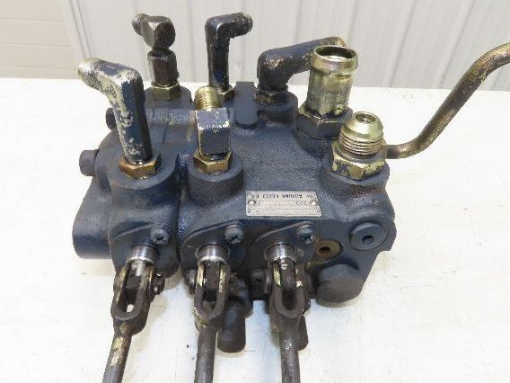 Toyota 5FBE15 Electric Forklift Hydraulic Control Lever System Assembly