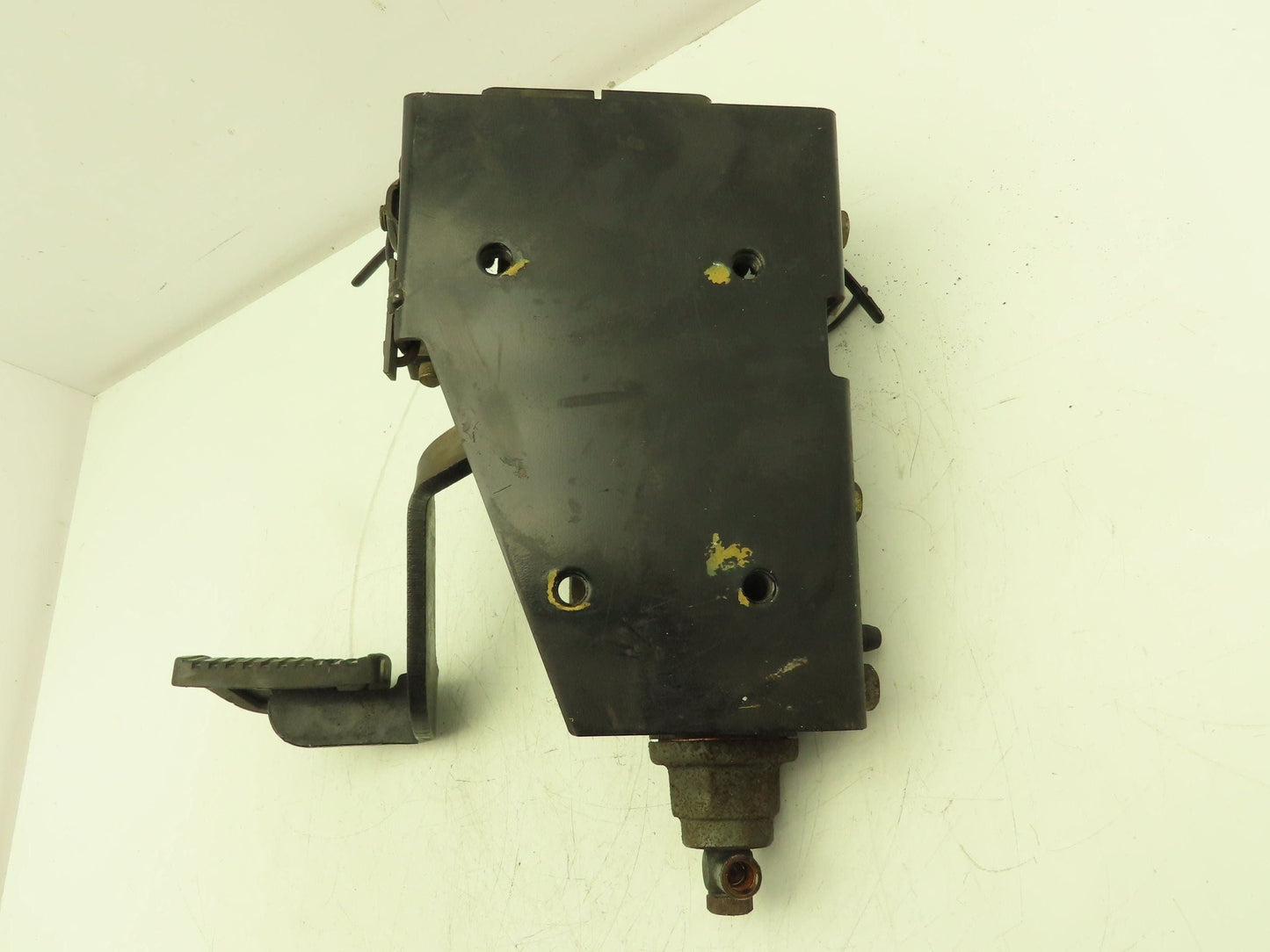 Toyota 5FBE15 Hydraulic Brake Pedal Assembly Master Cylinder