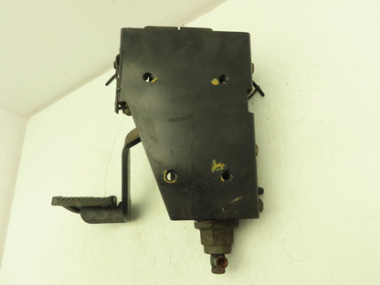 Toyota 5FBE15 Hydraulic Brake Pedal Assembly Master Cylinder