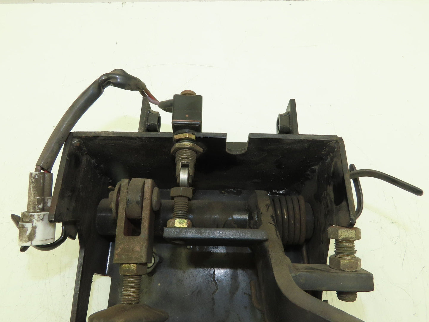 Toyota 5FBE15 Hydraulic Brake Pedal Assembly Master Cylinder