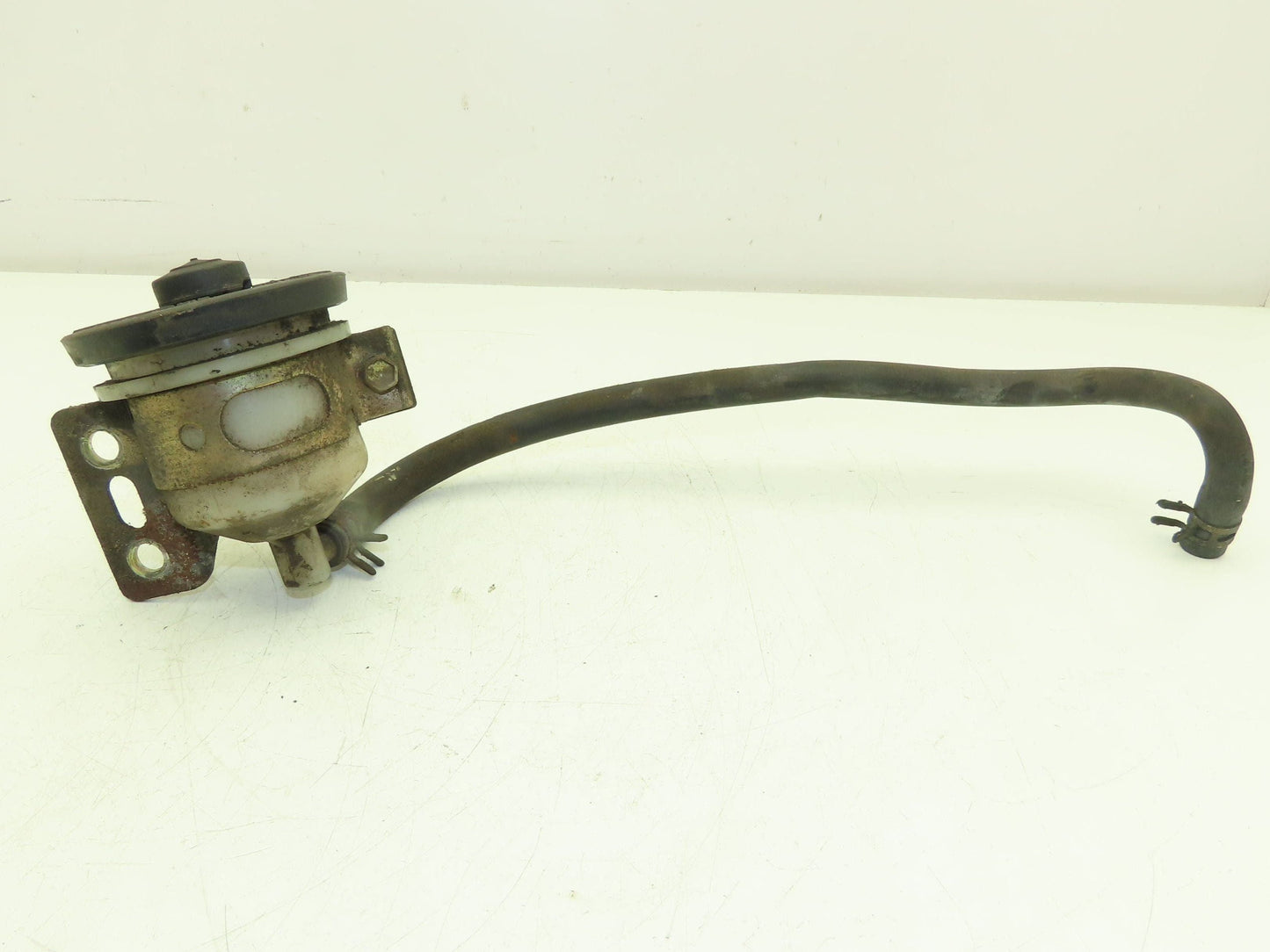 Toyota 5FBE15 Hydraulic Fluid Reservoir Bracket Hose Electric Forklift