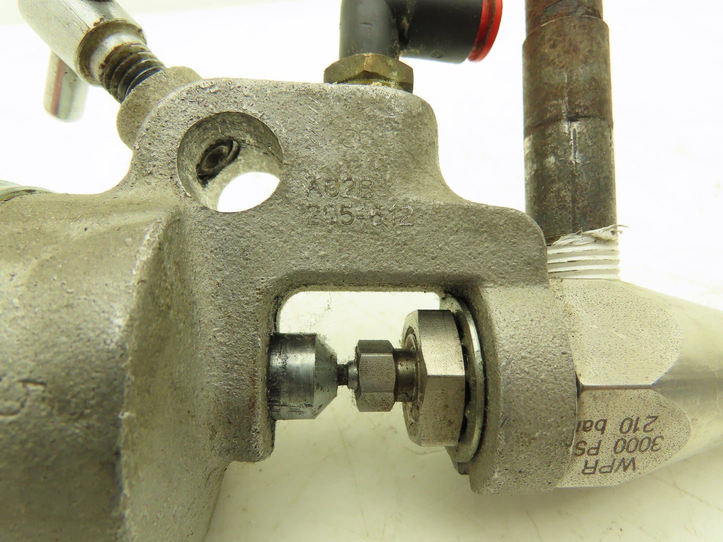 Graco 205-612 Stainless Steel Air Operated Dispensing Valve