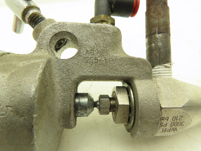 Graco 205-612 Stainless Steel Air Operated Dispensing Valve