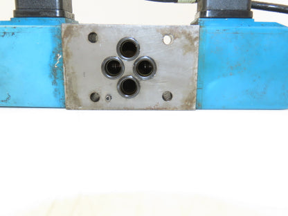 Eaton Vickers DG4V-3S-33C-M-U-H5-60 Hydraulic Directional Valve 24VDC Solenoid