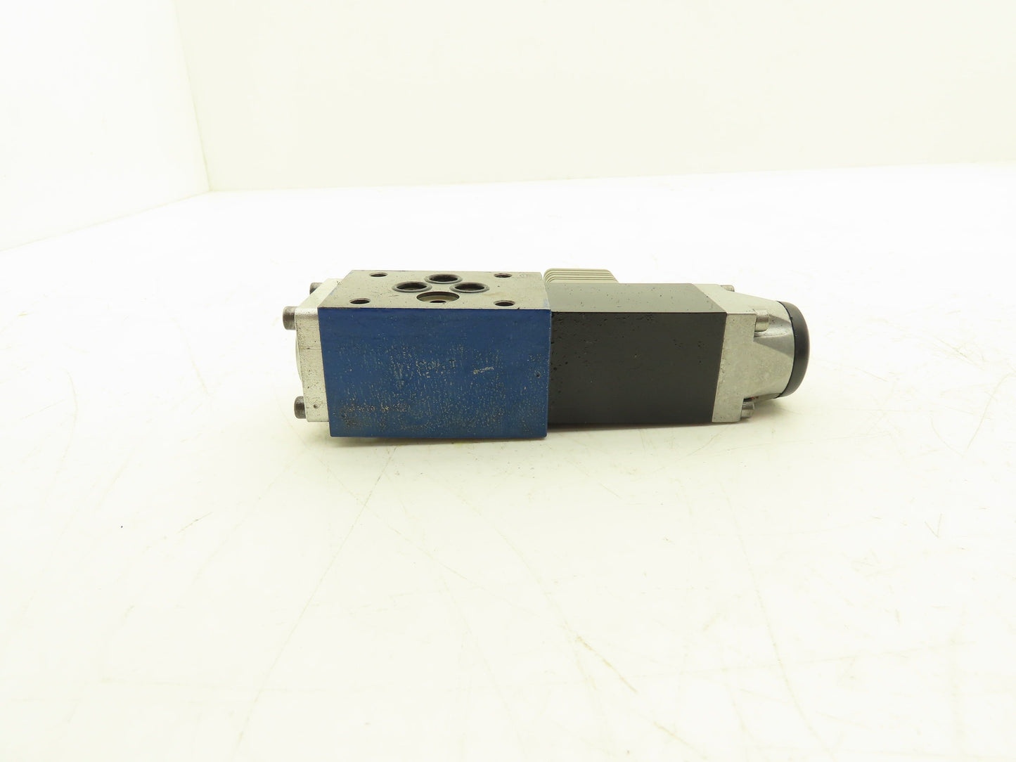 Rexroth Z4WE 6 E68-21/AG24N9K4/MR Hydraulic Directional Control Valve 24VDC