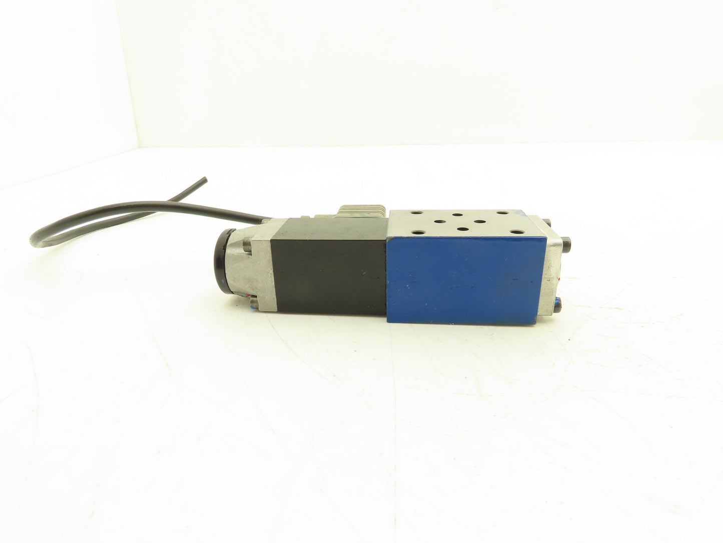 Rexroth Z4WE 6 E68-21/AG24N9K4/MR Hydraulic Directional Control Valve 24VDC
