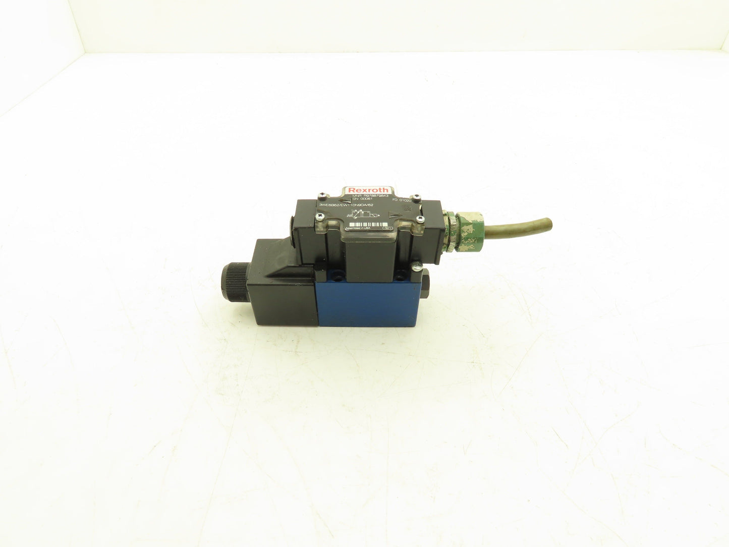 Rexroth 3WE6B62/EW110N9DA/62 Hydraulic Directional Control Solenoid Valve 24VDC